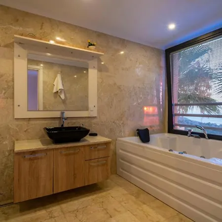 5 Bedroom - Private Pool And Seaviews 빌라 *