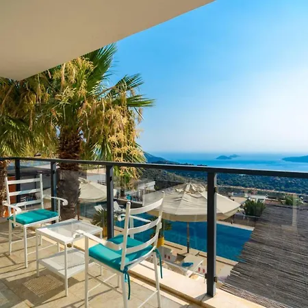 5 Bedroom - Private Pool And Seaviews