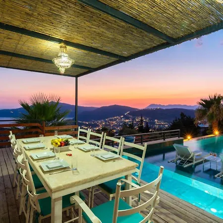 5 Bedroom - Private Pool And Seaviews 칼칸