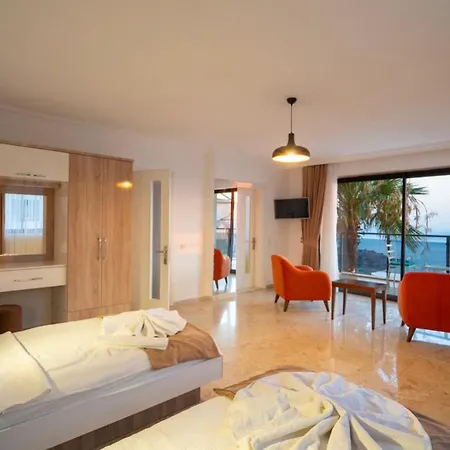 5 Bedroom - Private Pool And Seaviews *