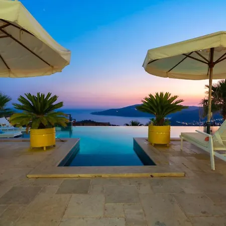 5 Bedroom - Private Pool And Seaviews * 칼칸