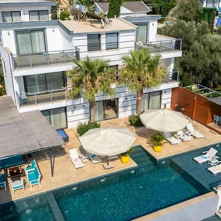 5 Bedroom - Private Pool And Seaviews 칼칸