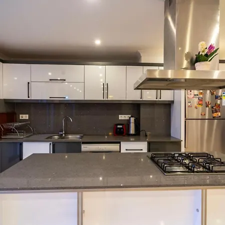 5 Bedroom - Private Pool And Seaviews * 칼칸