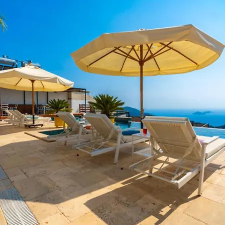 5 Bedroom - Private Pool And Seaviews 칼칸