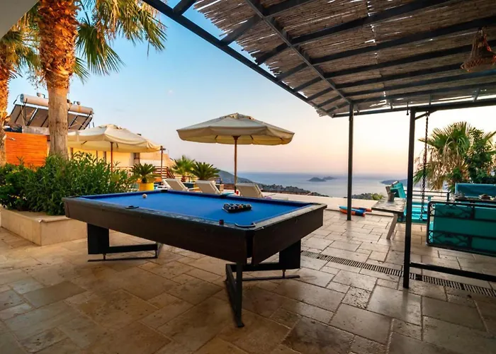 5 Bedroom - Private Pool And Seaviews *