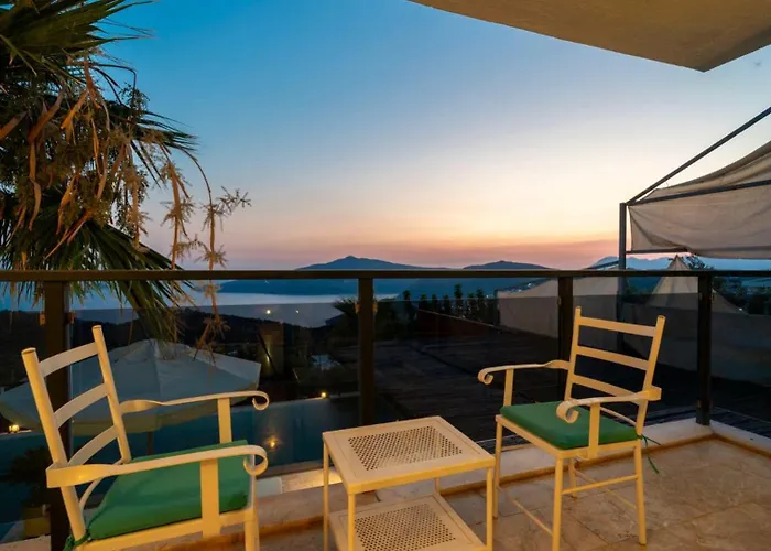 5 Bedroom - Private Pool And Seaviews Villa