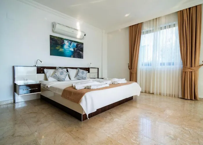 5 Bedroom - Private Pool And Seaviews Villa *