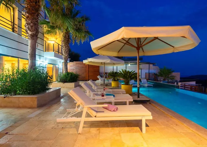 Villa 5 Bedroom - Private Pool And Seaviews *