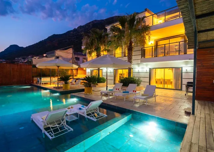 Villa 5 Bedroom - Private Pool And Seaviews *