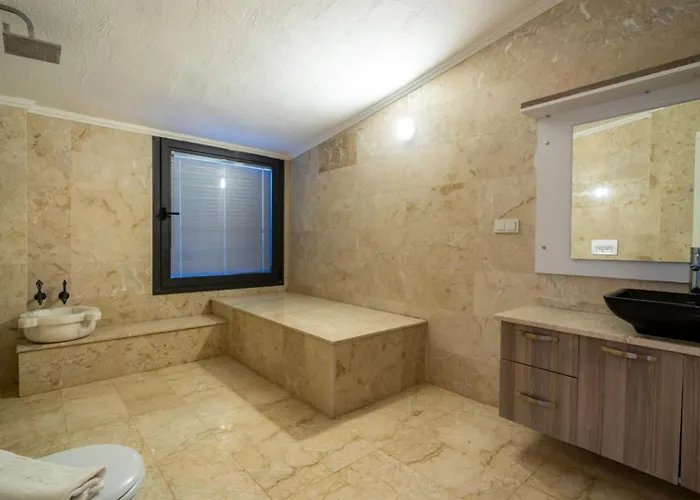 Villa 5 Bedroom - Private Pool And Seaviews *