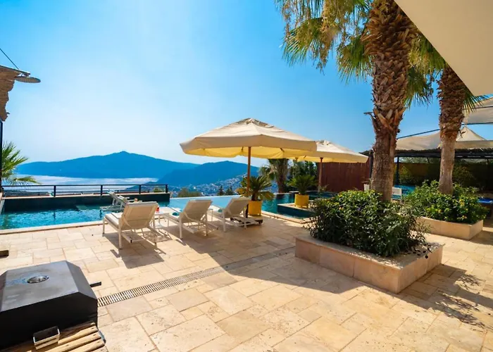 5 Bedroom - Private Pool And Seaviews Kalkan
