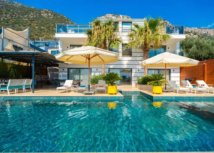 5 Bedroom - Private Pool And Seaviews Villa *