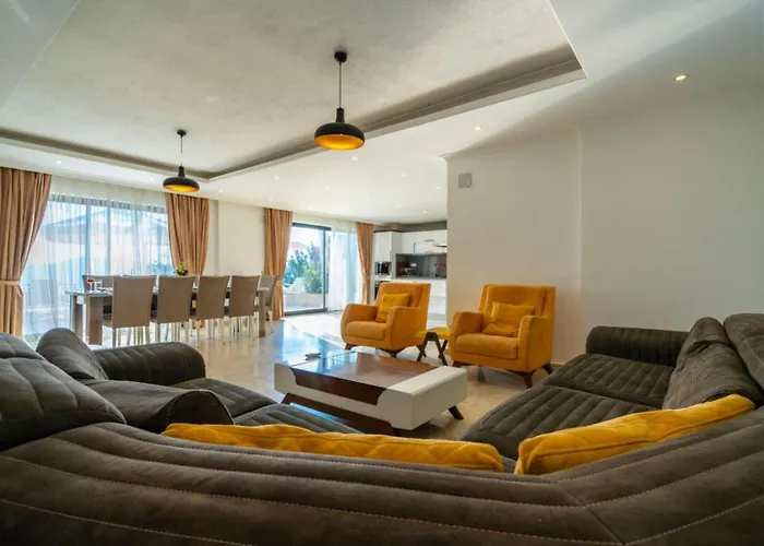 5 Bedroom - Private Pool And Seaviews Villa