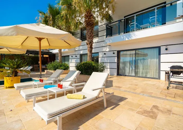 Villa 5 Bedroom - Private Pool And Seaviews
