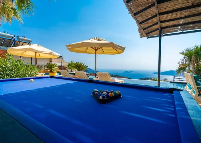 5 Bedroom - Private Pool And Seaviews *
