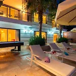 5 Bedroom - Private Pool And Seaviews Villa *
