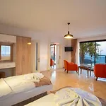 5 Bedroom - Private Pool And Seaviews *