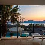 5 Bedroom - Private Pool And Seaviews * Kalkan