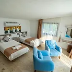 Villa 5 Bedroom - Private Pool And Seaviews *